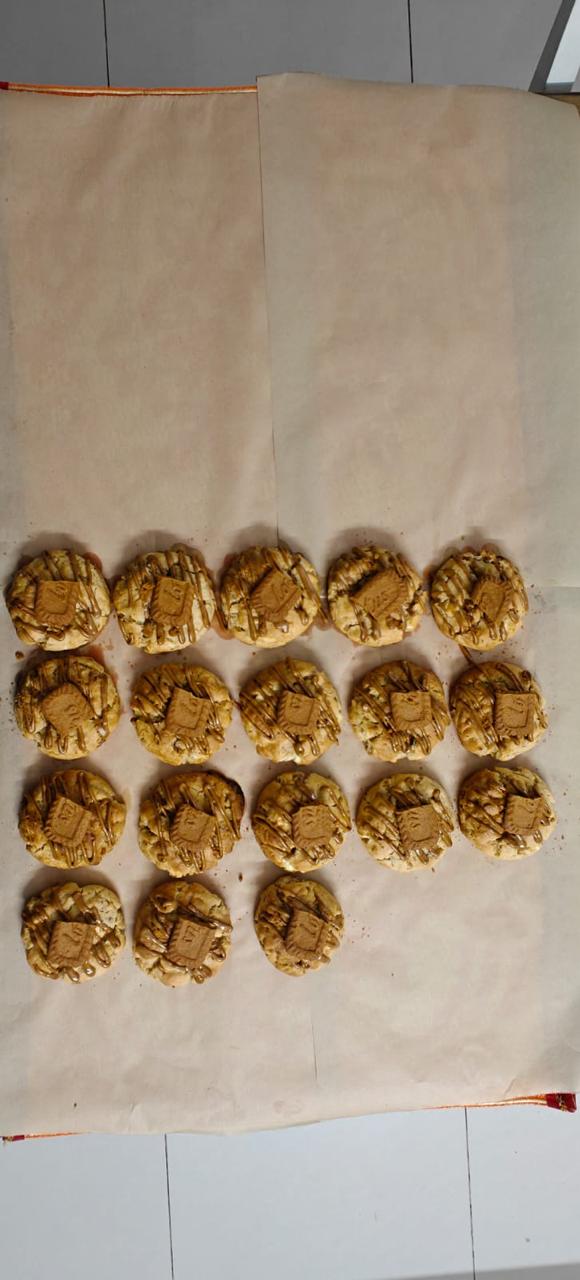 White Choc Macadamia cookie